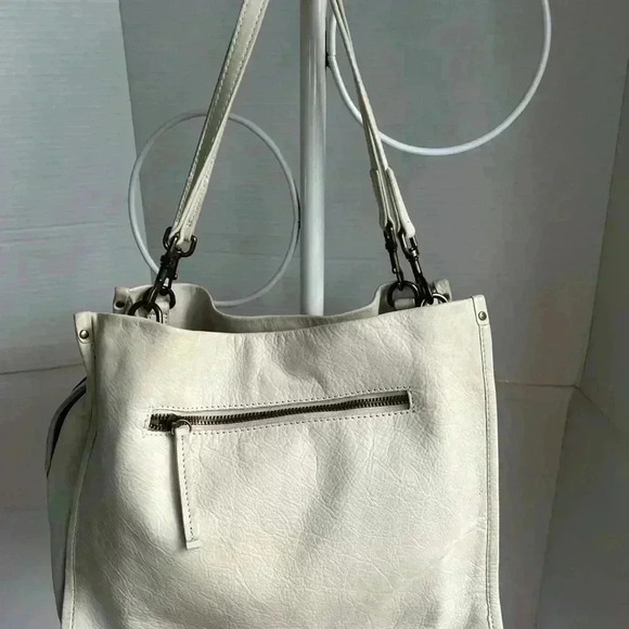 American Leather Company 3 zip Shoulder Bag - Picture 3 of 10